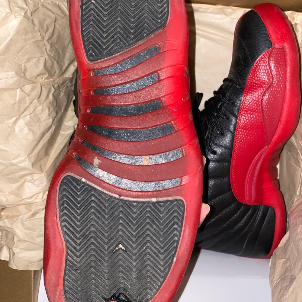 Jordan 12 “Flu games” (2016)